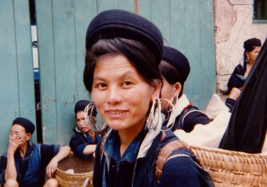 H'mong woman, central market, Sapa, 1995